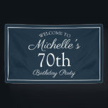Navy Blue White 70th Birthday Party Spandoek<br><div class="desc">Navy blauw en blanke 70ste verjaardagsfeestbanner voor een vrouwendag. De tekst is een elegante doopvont van het calligrafiemanuscript. Neem contact met ons op voor hulp bij aanpassingen of om passende producten aan te vragen.</div>