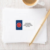 Navy Blue White Anchors Pattern, Red Monogram Etiket (Insitu)