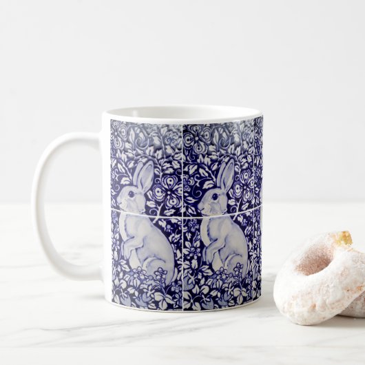 Navy Blue White Bunny Rabbit & Strawberries Sweet Koffiemok (Met donut)