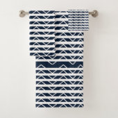 Navy Blue White Chevron Pattern Bad Handdoek (Insitu)