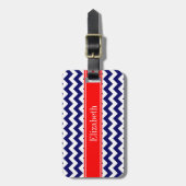 Navy Blue White Chevron Zig Zag Red Name Monogram Bagagelabel (Voorkant verticaal)