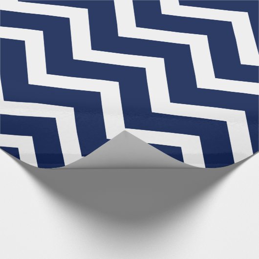 Navy Blue & White Chevron Zigzag Pattern Cadeaupapier (Hoek)