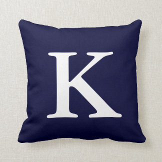 Navy Blue White Monogrammed K Sierkussen