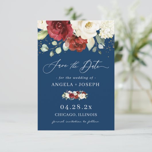 Navy Blue White Rose Floral Trendy Wedding Save The Date (Staand voorkant)