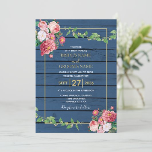 Navy Blue Wood  roze rozen & Gold Wedding Kaart (Staand voorkant)