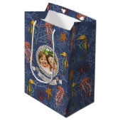 Navy Blue Zeepaard Serenade Aangepaste Foto & Teks Medium Cadeauzakje (Voorkant Gekanteld)