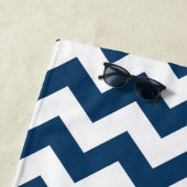 Navy Blue Zigzag, Navy Blue Chevron, Jouw naam Strandlaken (In situ)