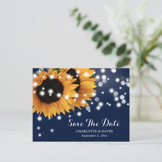 Navy Blue Zonnebloem String Lights Wedding Aankondigingskaart (Staand voorkant)