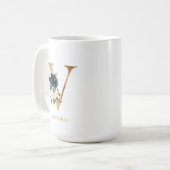 Navy Blush Floral Monogram Letter "V" op maat Koffiemok (Voorkant links)