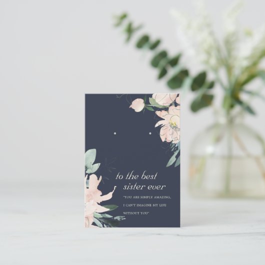 NAVY BLUSH FLORAL SISTER GIFT EARRING DISPLAY CARD PLAATSKAARTJE (Staand voorkant)