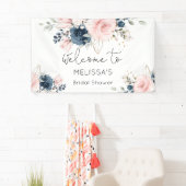 Navy blush floral vrijgezellenfeest welkom spandoek (Insitu)