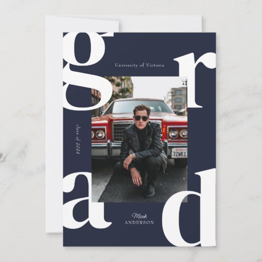 Navy Bold Typografie Klasse van 2024 Afstuderen Kaart (Voorkant)