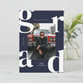 Navy Bold Typografie Klasse van 2024 Afstuderen Kaart (Staand voorkant)