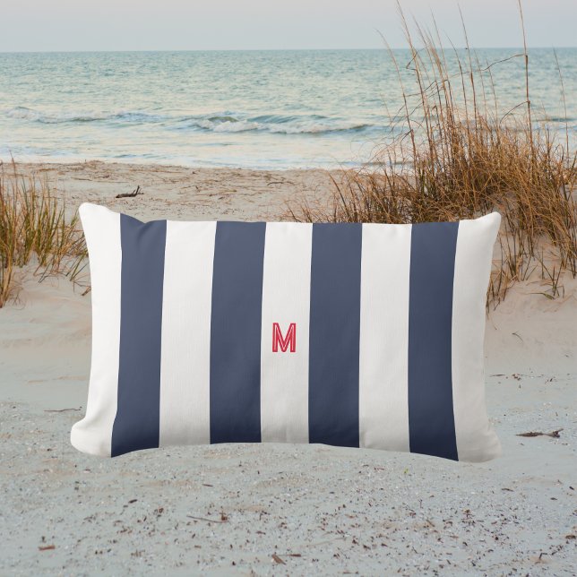 Navy Cabana Stripe en gepersonaliseerd rood monogr Buitenkussen (Creator heeft geüpload)
