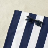 Navy Cabana Stripe en gepersonaliseerd rood monogr Strandlaken (In situ)
