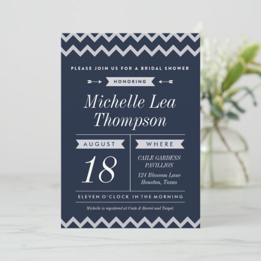 Navy Chevron Stylish Bridal Shower Invitaties Kaart (Staand voorkant)