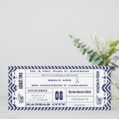 Navy Chevron Zig Zag  Modern Ticket Wedding Kaart (Staand voorkant)