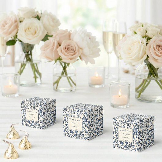 Navy Chinoiserie Floral Wedding Thank You Bedankdoosjes