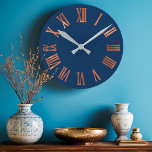 Navy Copper Roos Gold Minimal Metallic Urban Ronde Klok<br><div class="desc">Ben je op zoek naar een betaalbare maar stijlvolle klok? Kijk niet verder dan de Navy Copper Roos Gold Minimal Metallic Urban . Deze klok is een perfecte combinatie van modern en klassiek design, ideaal voor elk thuis of elke kantoor. De klok is ontworpen met een gouden afwerking van koper...</div>