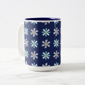Navy Daisy Bliss Floral Pattern Tweekleurige Koffiemok (Voorkant links)