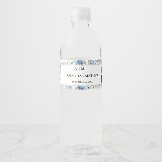 Navy Dusty Blue Floral Spring Bloom Bruiloft Waterfles Etiket (Voorkant)