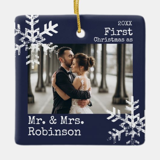 Navy Eerste Kerstmis Mr. & Mrs Custom Foto Keramisch Ornament (Voorkant)