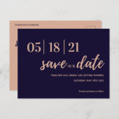 Navy en Blush Pink Modern Script slaan de datum op Briefkaart (Voorkant / Achterkant)