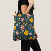 Navy Floral Garden Whimsical Spring Pattern Tote Bag (Dichtbij)