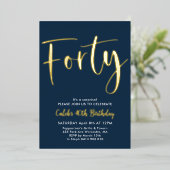Navy Gold 40e verjaardag Mannen Modern Folie Uitnodiging (Staand Voorkant)