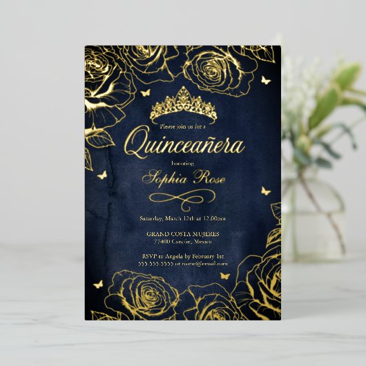 Navy Gold Crown Rozen Thema Quinceanera Folie Uitnodiging (Staand Voorkant)