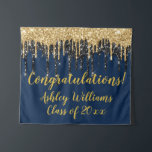 Navy Gold Glitter Afstuderen Photo Booth Afstudeer Wandkleed<br><div class="desc">Gepersonaliseerde Navy Blue Gold Backdrop,  aangepaste klasse van 2025 afstuderen,  felicitaties foto booth prop banner,  gepersonaliseerde haar partij decoratie 2026,  middelbare school afstuderen college university,  kleuterschool doctoraat verpleegkunde wet mba,  master degree bachelor doctoraat medische,  verpleegkundige beoefenaar md np celebration,  moderne selfie station voor dochter,  gefeliciteerd nieuw afstudeerder achterdrop</div>
