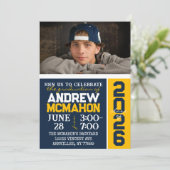 Navy & Gold Modern Afstuderen Fotouitnodiging Kaart (Staand voorkant)