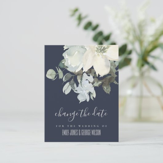 NAVY IVORY WHITE FLORAL WEDDING VERANDERT DE DATUM AANKONDIGINGSKAART (Staand voorkant)