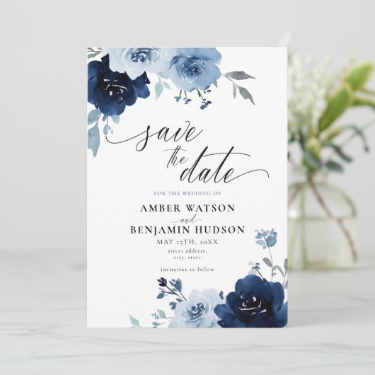 Navy Light Blue Dusty Floral Elegant Save the Date Kaart (Staand voorkant)