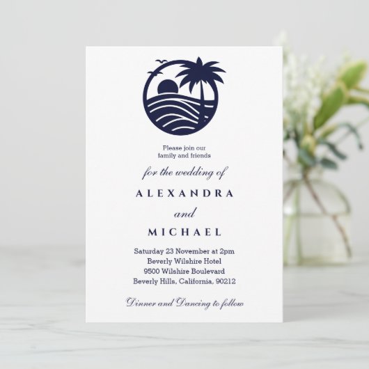 Navy Minimalist Palm Tree Coastal Wedding Kaart (Staand voorkant)