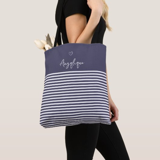 Navy Modern Heart en Stripes Monongram Tote Bag (Dichtbij)