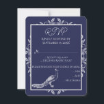 Navy Peacock Flourish Wedding RSVP-kaart RSVP Kaartje<br><div class="desc">Stuur gasten een eenvoudige en elegante marinier Peacock Flourish Wedding RSVP Kaart met uw uitnodiging. Het ontwerp van de reactiekaart is voorzien van een elegante pauw die is aangepast aan de bloei. Pas aan met de antwoorddatum en menuopties. Extra trouwbenodigdheden zijn ook beschikbaar bij dit ontwerp.</div>