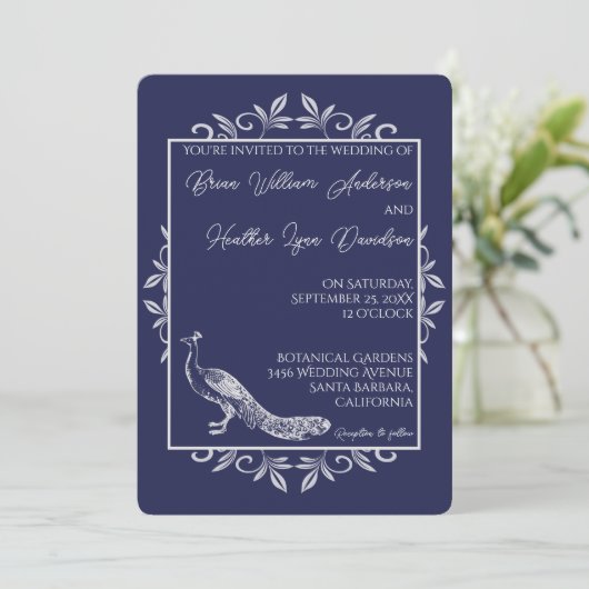 Navy Peacock Vlourish Wedding Invitation Kaart (Staand voorkant)
