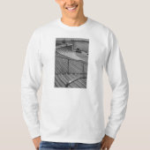 Navy Pier Stairs Grayscale T-shirt (Voorkant)