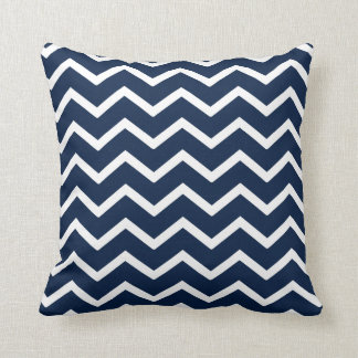 Navy Pillow in Classic Chevron Kussen