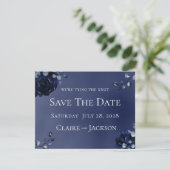 Navy Pioen Assemblage Bruiloft Save The Date Kaart (Staand voorkant)