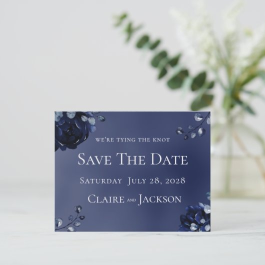 Navy Pioen Assemblage Bruiloft Save The Date Kaart (Staand voorkant)