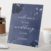 Navy Pioen Assemblage Welkom op onze bruiloft Reclamebord Met Voetstuk (Insitu)