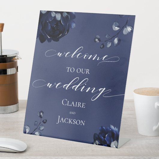 Navy Pioen Assemblage Welkom op onze bruiloft Reclamebord Met Voetstuk (Insitu)