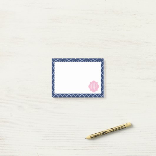 Navy Quatrefoil & Roze Monogram Post-it® Notes (Op bureau)