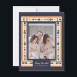 Navy Ribbon Border Familiefoto Hanukkah Kaart<br><div class="desc">Marinelint grens Chanoeka kaarten. Deze fotokaarten hebben een klassieke elegantie. Gebruik de personalisatiefunctie om de details te bewerken.</div>