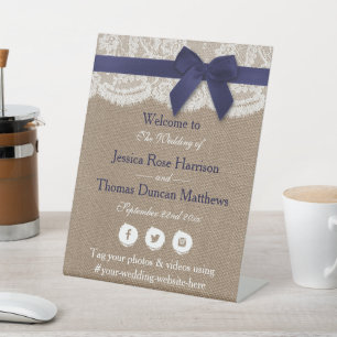Navy Ribbon on Burlap & Lace Wedding Reclamebord Met Voetstuk