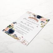 Navy Roos Gouden Blush Bloemwerveling Quinceanera Folie Uitnodiging (Gedraaid)