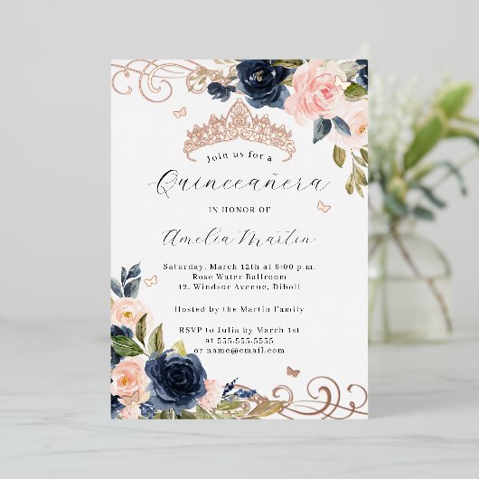 Navy Roos Gouden Blush Bloemwerveling Quinceanera Folie Uitnodiging (Staand Voorkant)