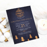 Navy Rose Gold Metallic Christmas Open House Party Feestdagenkaart<br><div class="desc">Modern rustic inspired business corporate winter vrijday party uitnodiging featuring a shiny metallic gold copper hand hand drawn Christmas tree decoration, a pine tree border, and a light grey script over a dark midnight blue chalkboard like background. Fancy trees pattern. Personalize is met details Sitable for elegant classiy seasonal Christmas...</div>